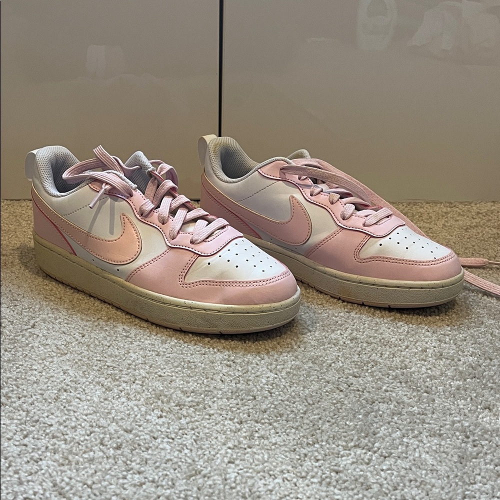 Nike Dunk Low top Kids Size 6